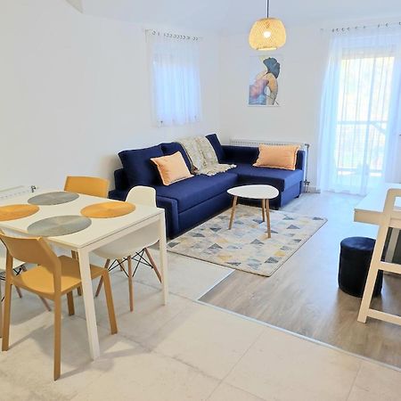 Arnyas Apartmanhaz بالاتوليلّي المظهر الخارجي الصورة