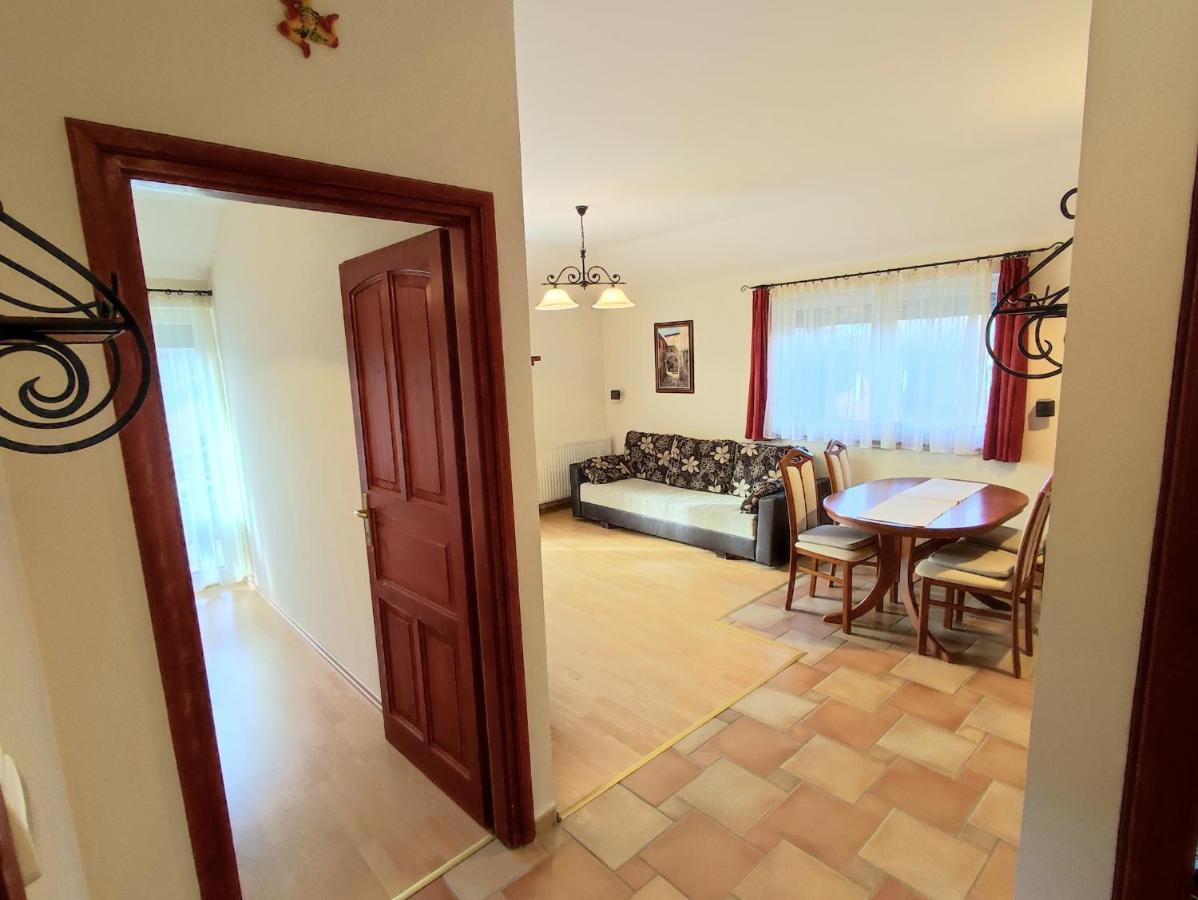 Arnyas Apartmanhaz بالاتوليلّي المظهر الخارجي الصورة