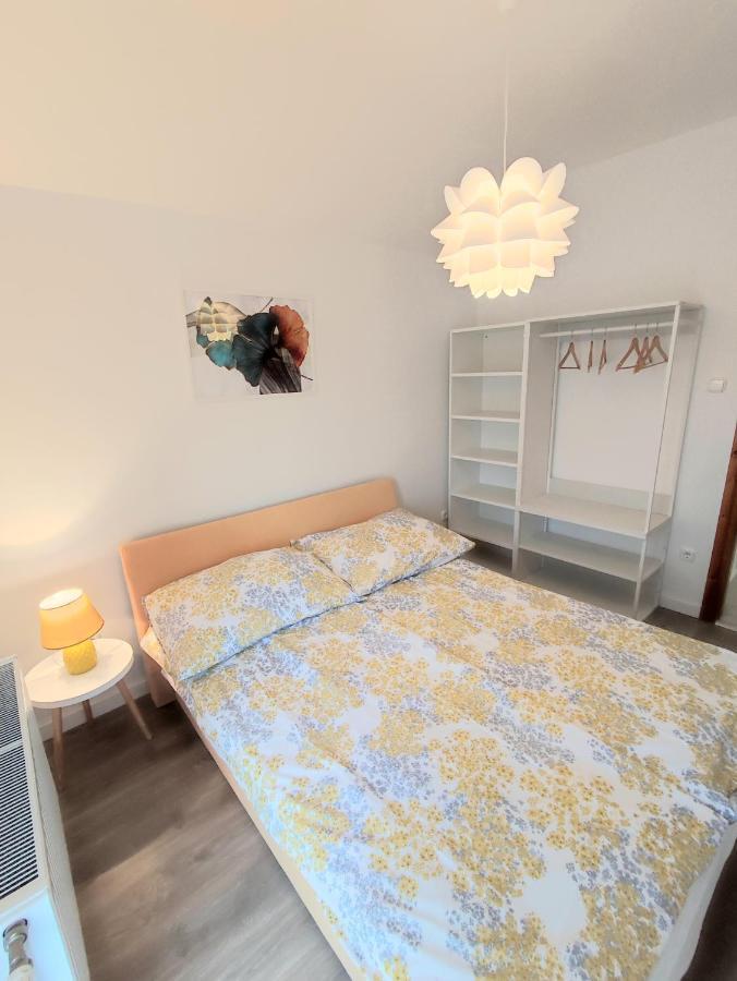 Arnyas Apartmanhaz بالاتوليلّي المظهر الخارجي الصورة