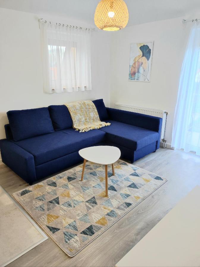Arnyas Apartmanhaz بالاتوليلّي المظهر الخارجي الصورة