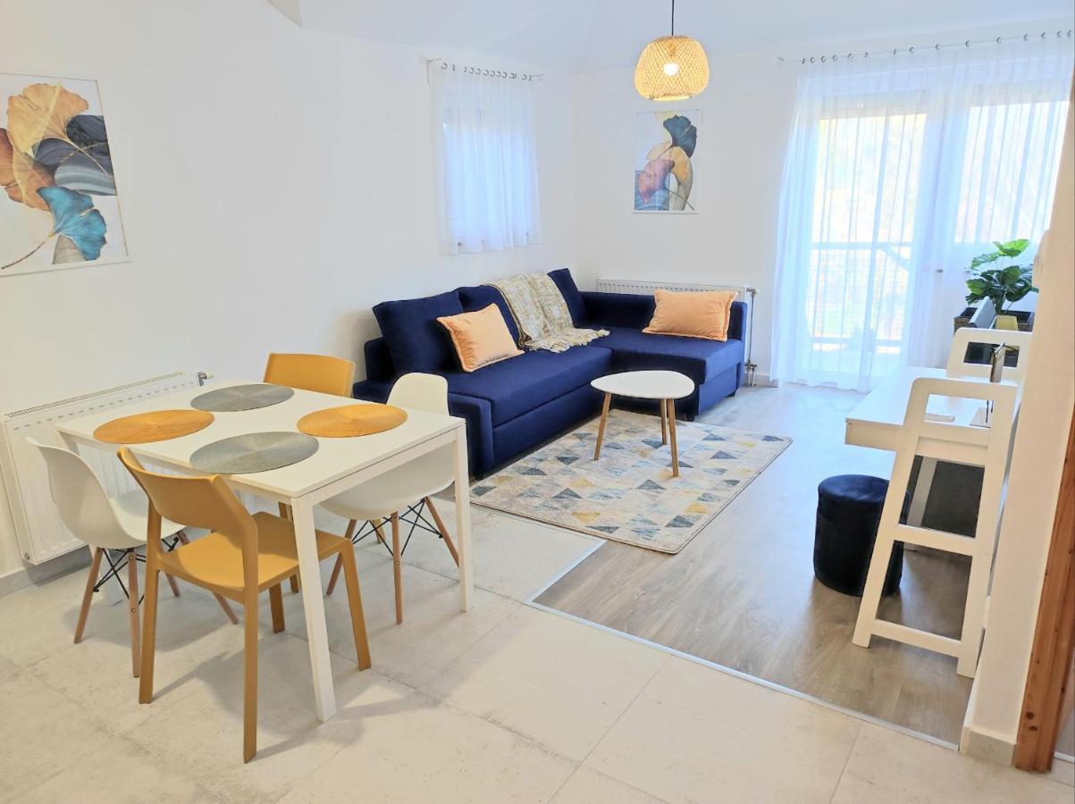 Arnyas Apartmanhaz بالاتوليلّي المظهر الخارجي الصورة
